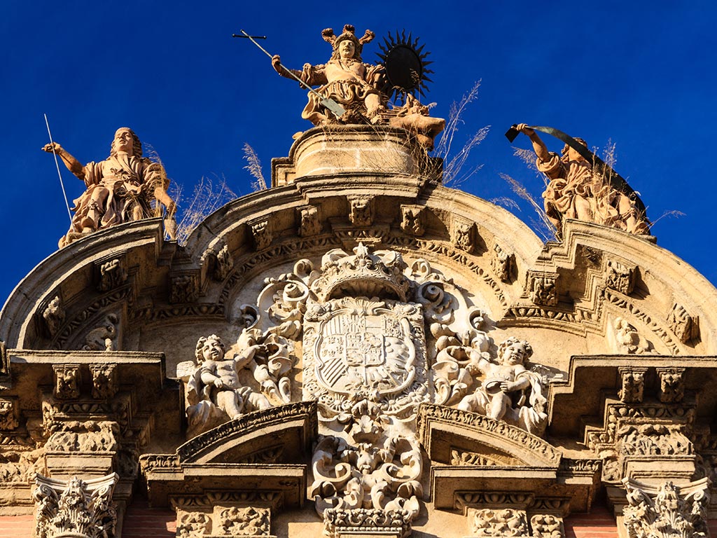 Detalle de la fachada de la iglesia de San Luis de los Franceses