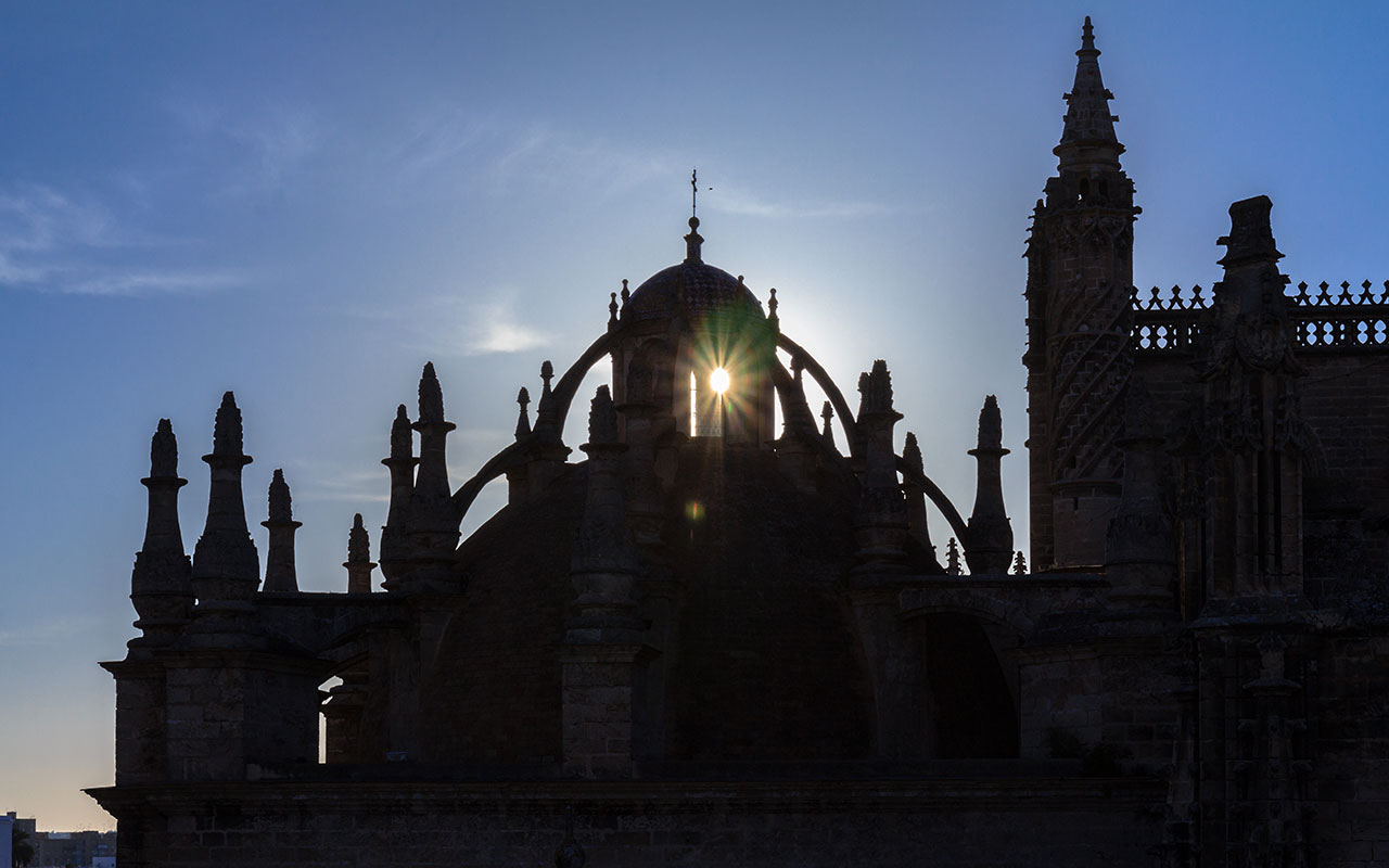 Silueta de la Catedral de Sevilla