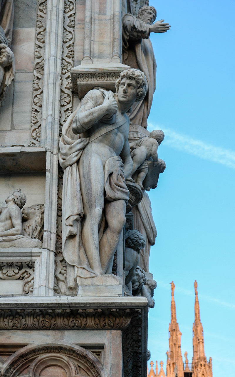 Esculturas del Duomo de Milán Milano
