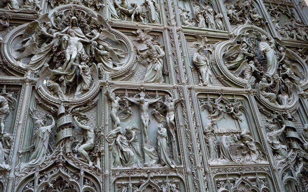 Detalle de la Puerta del Duomo di Milano