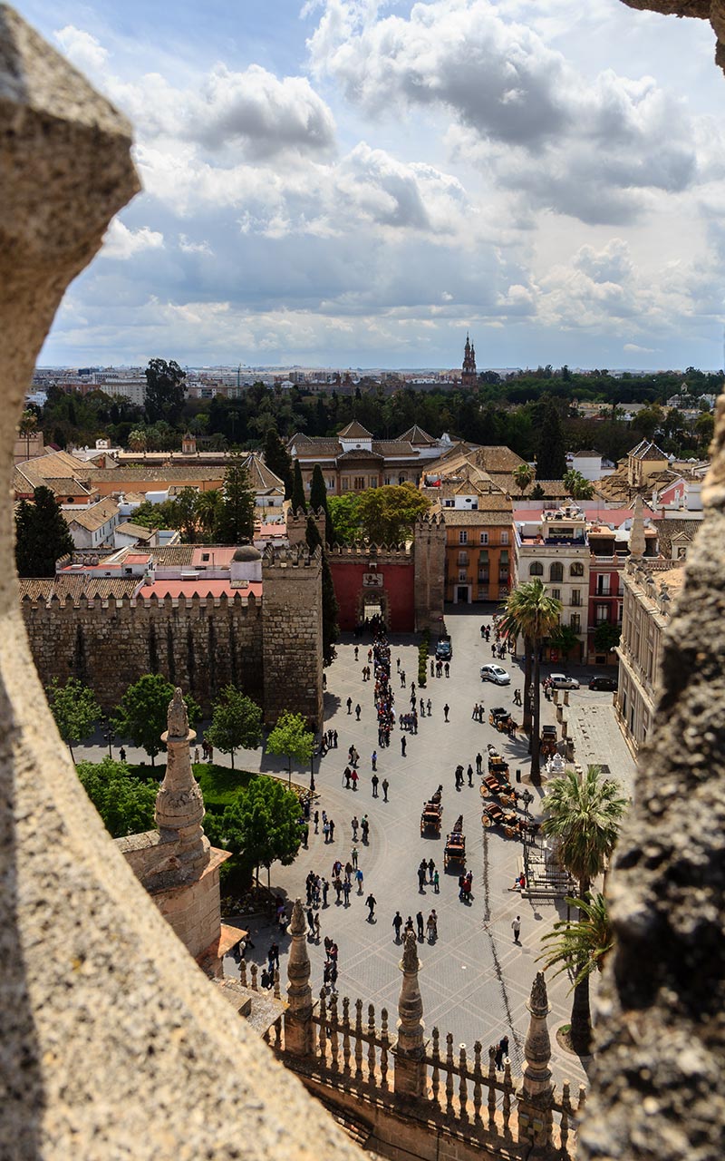 Plaza del Triunfo, Real Alcázar y Archivo de Indias desde las cubiertas