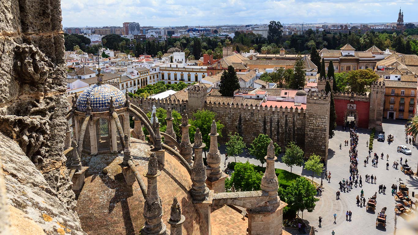 Plaza del Triunfo, Real Alcázar y Archivo de Indias desde las cubiertas